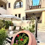 Olive Apartment *